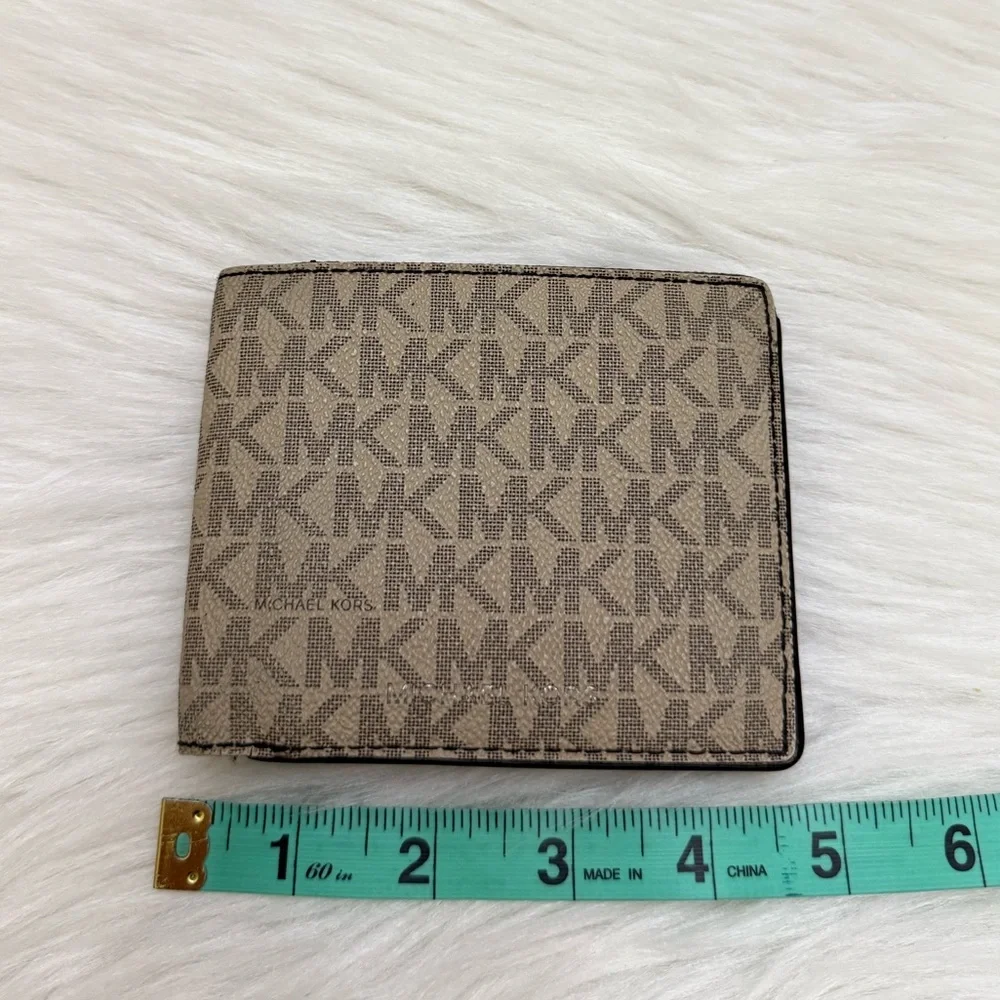 MICHAEL KORS - BLACK GREY TAN MONOGRAM SAFFIANO LEATHER BIFOLD WALLET